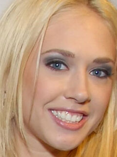 Kagney Linn Karter