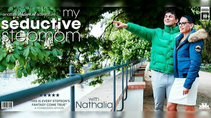 Mature.nl - Nathalia - Bruno Baxter - Stepmom Nathalia's Seductive Ride on My Father's Couch / 18.05.2024