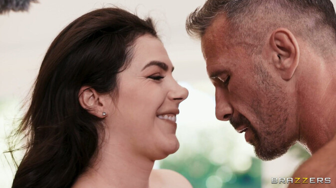 Brazzers - Valentina Nappi - Manuel Ferrara - Italian babe Valentina Nappi gets pussy licked and fucked hard by Manuel / 01.04.2025