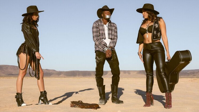 Brazzers - Luna Star - Isiah Maxwell - Alexis Tae - Car Sex with a Latina Bombshell / 15.02.2023