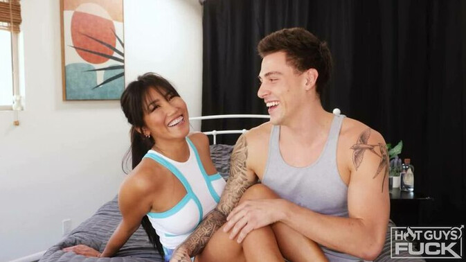 Hot Guys Fuck - Aries Li - Jay Tate - Korean Cutie Aries Li Gets Fucked by Jay Tate in a Public Showing! / 01.02.2023