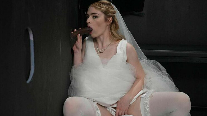 Glory Hole - Reese Robbins - Teen Reese Robbins Loves Interracial Hardcore Sex / 27.01.2023