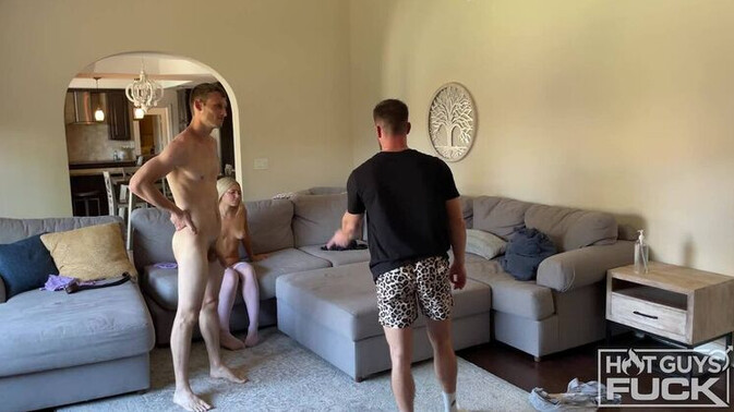 Hot Guys Fuck - Molly Mae - Mike Beaumonte - Molly's Athletic Adventure with Mike / 25.10.2023