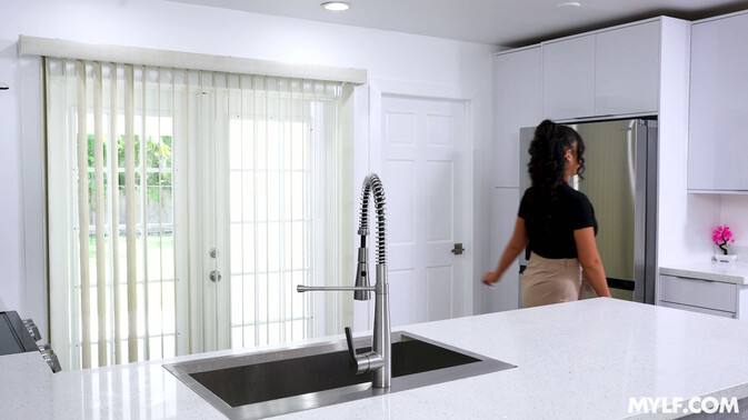 Mom Drips - Kiki Klout - Nicky Rebel - Brunette Beauty Blows Naughty Nicky / 02.09.2023