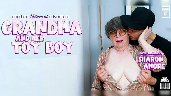 Mature.nl - Willy Regal - Sharon Amore - Sharon Amore's Hairy Pussy Gets Fucked by Young Willy / 10.08.2023