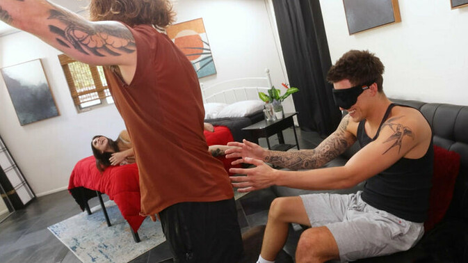 Hot Guys Fuck - Jay Tate - Violet Gains - Shaved and Exposed: Jay Tate's Blindfolded Encounter with Violet / 17.11.2022