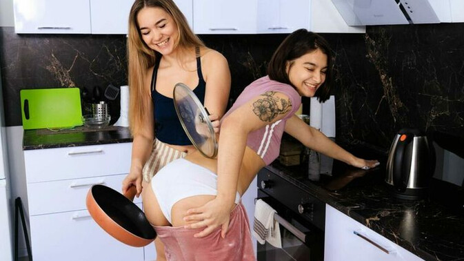 Club Sweethearts - Hazel Grace - Sasha Xray - Hazel and Sasha's Big Ass Lesbian Scissoring Debut / 07.11.2022