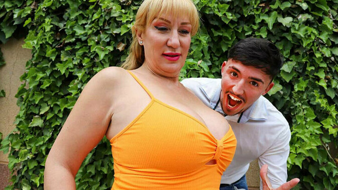 Grandmams - Victoria Cruz - Yeri Blue - Facial Frenzy with a Spanish MILF / 30.06.2023