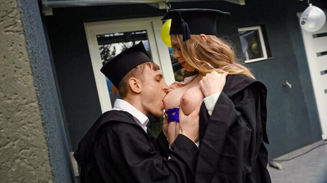 GF Leaks - Little Angel - Leo Gaffer - Tattooed Party Girl Loves Creampie / 12.06.2023