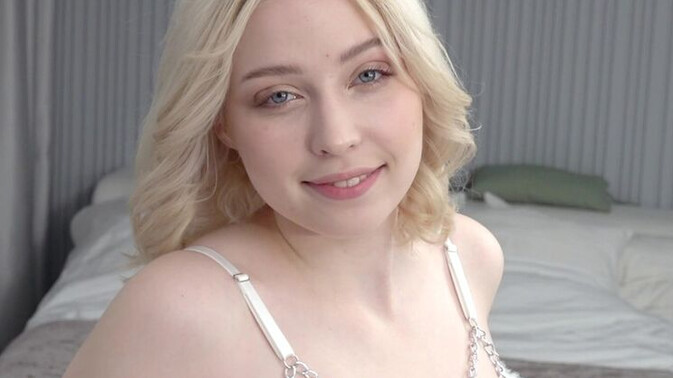 Erika Korti Studio - Kira Viburn - Romeo Fist - Kira Viburn's Passionate First Time with Big Black Cock - Hardcore Sex / 07.09.2022