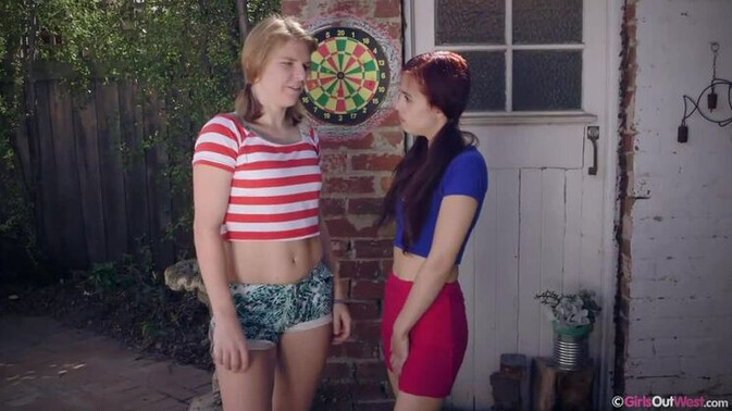 Girls Out West - Sonia - Zelder - Amateur Blondes Gone Wild: Sonia & Zelder's Darts Fun / 07.07.2021