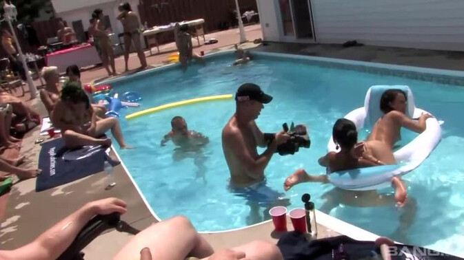 BANG.com - Handjobs and Facial Cumshots Galore by the Water / 28.06.2021