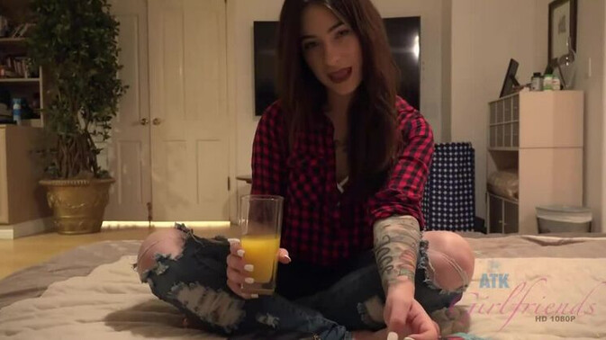 ATK Girlfriends - Britney Blue - Fetish Frenzy: Jayde's Foot Obsession Exposed / 09.06.2021