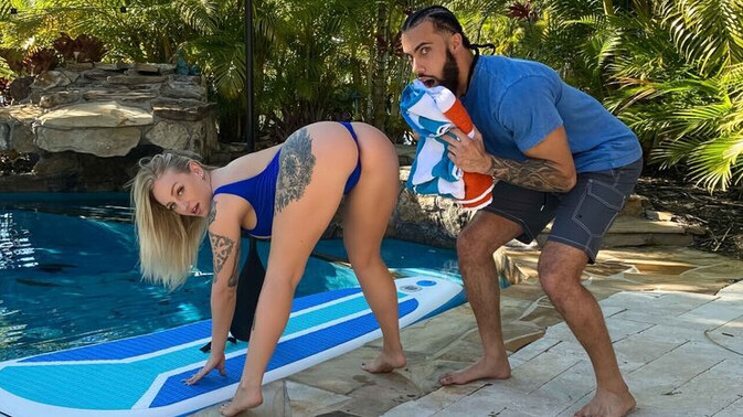 Milf Hunter - James Angel - Elana Bunnz - Tattooed Blonde Takes a Facial / 30.03.2023