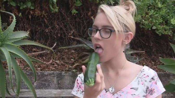 FTV Girls - Chloe - Voyeur's Delight: Chloe's Naughty Tour / 25.05.2021