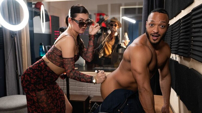 Trans Angels - Daisy Taylor - Dillon Diaz - Interracial Passion: Big Tits and Anal / 21.05.2021