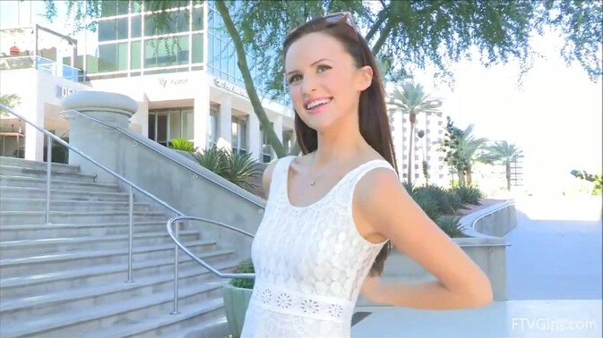 FTV Girls - Jayden - Young and Beautiful: Jayden's Solo Nude Romp / 20.05.2021