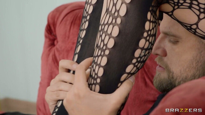 Brazzers - Vince Karter - Angie Lynx - Lynx Goes Wild: Oiled and Ready / 02.07.2022