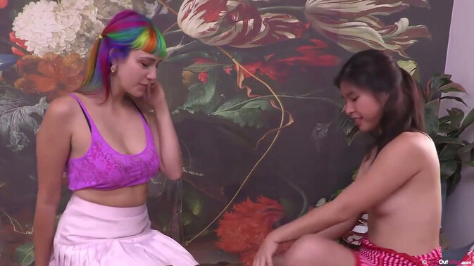 Girls Out West - Serena - Emerald - Brunette MILFs Emerald and Serena Get Intimate / 18.05.2021