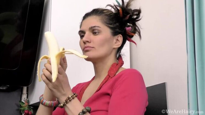 We Are Hairy - MILF Ananda Ray Satisfies Herself with a Drink and Sex Toy / 19.05.2021