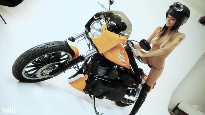 Watch4Beauty - Clover - Fetish Frenzy with Gorgeous Clover in Harley / 11.05.2021