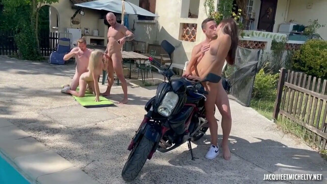 Jacquie & Michel TV - Scorching Hot Lesbians by the Pool! / 01.06.2022