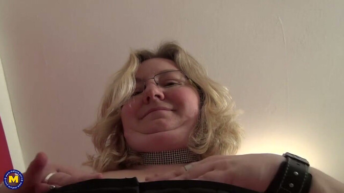 Mature.nl - Molly Madl - Molly Madl: German BBW Amateur Seduces Herself / 14.05.2021