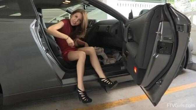 FTV Girls - Lola - Beautiful Young Lola Exposed in the Wild / 05.05.2021