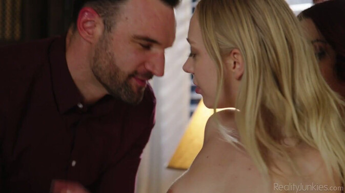 Reality Junkies - Alex Legend - April Snow - Braylin Bailey - Small but Fierce: Teens Take on Big Cock / 06.05.2022