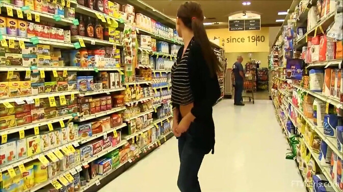 FTV Girls - Jayden - Jayden's Fetish Fingering in a Nudist Setting 6 / 05.05.2021