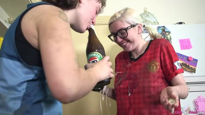 Girls Out West - Scout - Arial - Soccer Sirens Arial & Scout - Hairy Pussy Pt2 / 03.05.2021