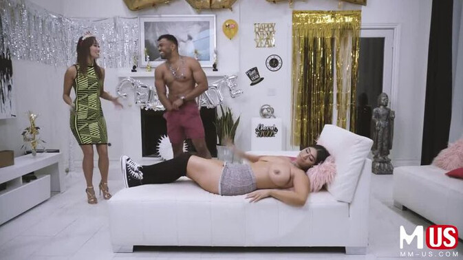 Model Media US - Violet Myers - Violet Myers Unbelievable Big Boobs Hardcore / 17.03.2022