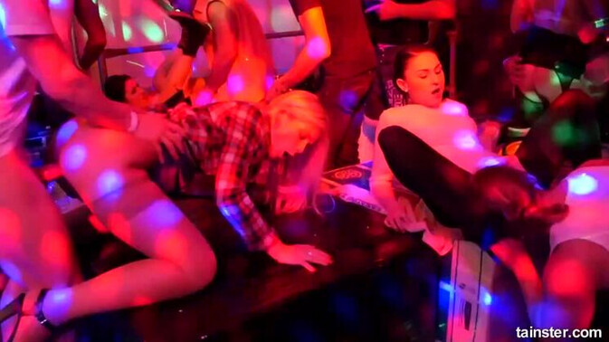 Tainster - Kayla Green - Karol Lilien - Sweet Cat - Eileen Sue - Eveline Dellai - Barra Brass - Chelsy Sun - Leila Smith - Vanessa - Rebecca - melanie crush - Siddi - Angel Piaf aka Chaynee - Nathaly Heaven - Deepthroat Divas Unite In Cocks N Clits Constr