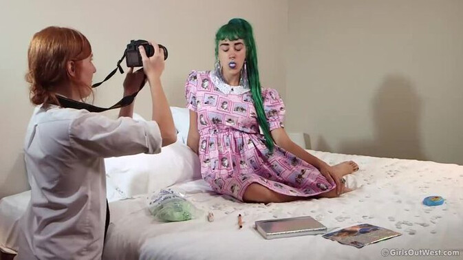 Girls Out West - Avalon - Emerald - Avalon and Emerald: A Hairy Lesbian Affair / 10.04.2021