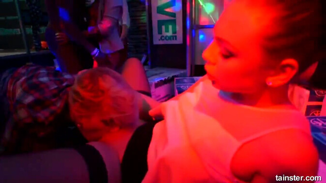 Tainster - Kayla Green - Karol Lilien - Sweet Cat - Eileen Sue - Eveline Dellai - Barra Brass - Chelsy Sun - Leila Smith - Angel Piaff - Vanessa - Rebecca - melanie crush - Siddi - Angel Piaf aka Chaynee - Nathaly Heaven - Shower Party with Leila, Eveline