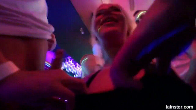 Tainster - Kayla Green - Karol Lilien - Sweet Cat - Eileen Sue - Eveline Dellai - Barra Brass - Chelsy Sun - Leila Smith - Angel Piaff - Vanessa - Rebecca - melanie crush - Siddi - Angel Piaf aka Chaynee - Nathaly Heaven - Shower Party with Leila, Eveline