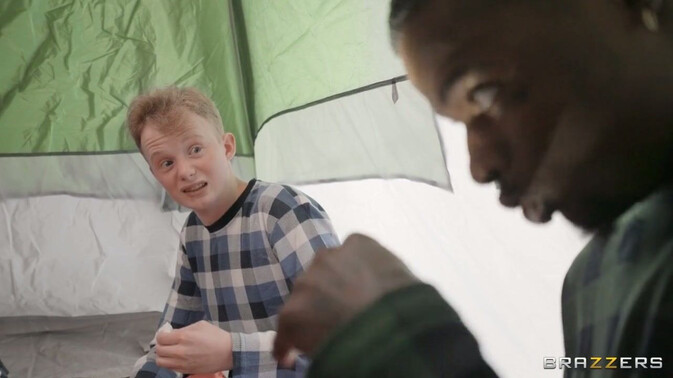 Brazzers - Jimmy Michaels - Damion Dayski - Roxie Sinner - Jimmy's Big Cock Relieves Damion's Tension / 21.02.2022