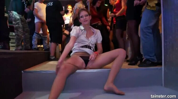 Tainster - Lucy Bell - Kitty Jane - Mischelle - Leony aprill - Vivien - Welli - Vivien1 - Lucy Bell and Friends Deepthroat Party / 15.03.2021