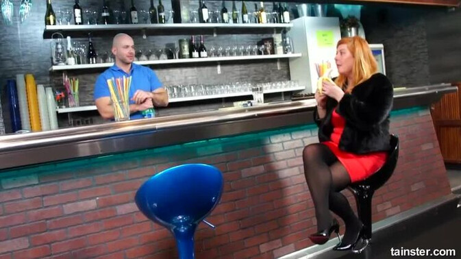 Tainster - Bartender's Pissing Fetish: Wet and Wild with a Mature Blonde! / 18.03.2021