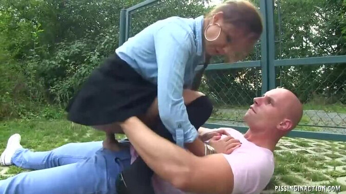 Tainster - Bella Anne - Tattooed Bella: Pissing Hot and Wild! / 14.03.2021