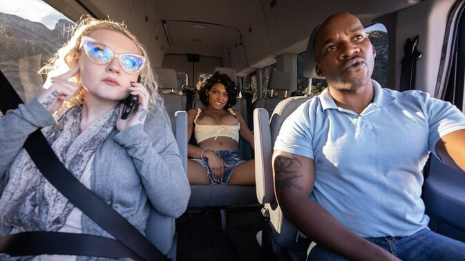 Trans Angels - Lola Morena - Smash Thompson - Tattooed Lola Enjoys Reverse Cowgirl Ride / 15.02.2022