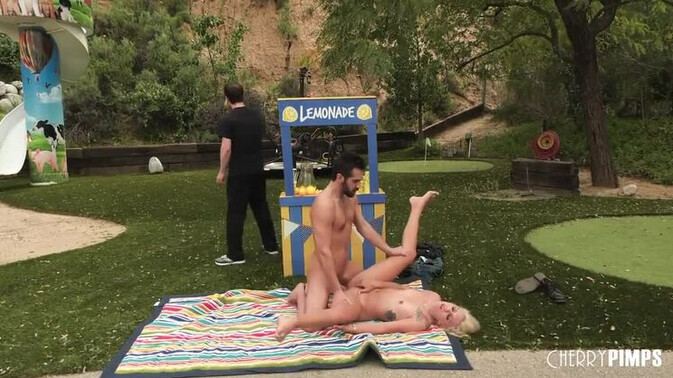 Wild On Cam - Donnie Rock - Chanel Grey - Blonde Bombshell Chanel Grey's Deepthroat Delight / 18.03.2021