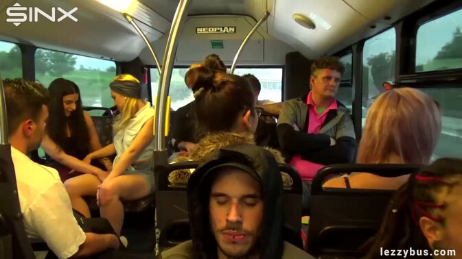 Tainster - Lesbian Bus Ride: Fingering And Pussy Licking / 12.03.2021