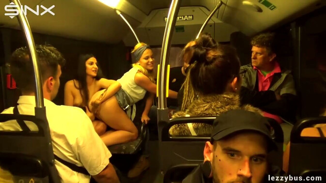 Tainster - Lesbian Bus Ride: Fingering And Pussy Licking / 12.03.2021