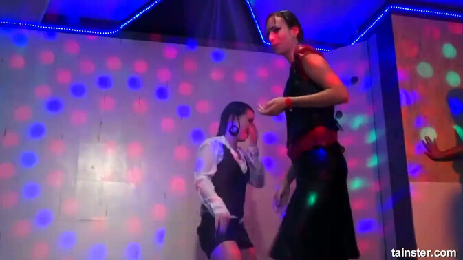 Tainster - Alexis - Lucy Bell - Leila Smith - Vanessa - Donna Joe - Kitty Jane - Dina - Mischelle - Cindy Dollar - Leony aprill - Jordan Verwest - Eliss Fire - Welli - Vivien1 - Zuzana Zeleznovova - Lesbian Shower Party 4: Welli, Alexis, Cindy, and Friend