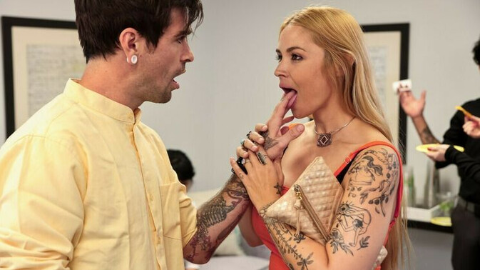 Milfed - Sarah Vandella - Lucky Fae - Blonde MILF's Office Bash / 03.02.2022