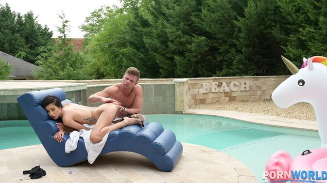 Porn World - Alyssa Bounty - Poolside Anal Orgy with Alyssa Bounty / 20.12.2021