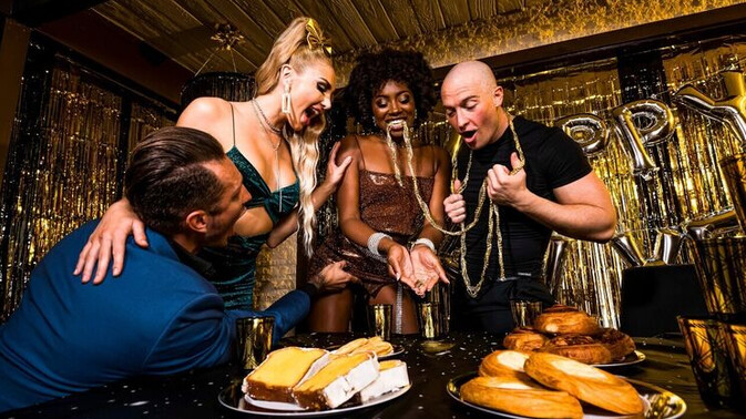 Brazzers - Quinton James - Zac Wild - Amari Anne - Kenzie Anne - Angela's Interracial Orgy House Part 3 / 31.12.2021