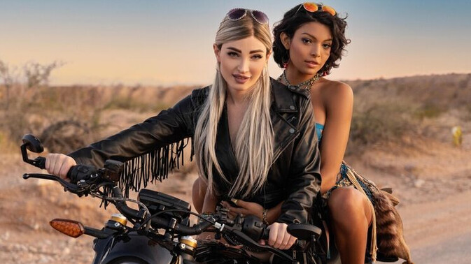 Trans Angels - Natalie Mars - Lola Morena - Blonde & Brunette Shemale Riders Get Down / 16.12.2021