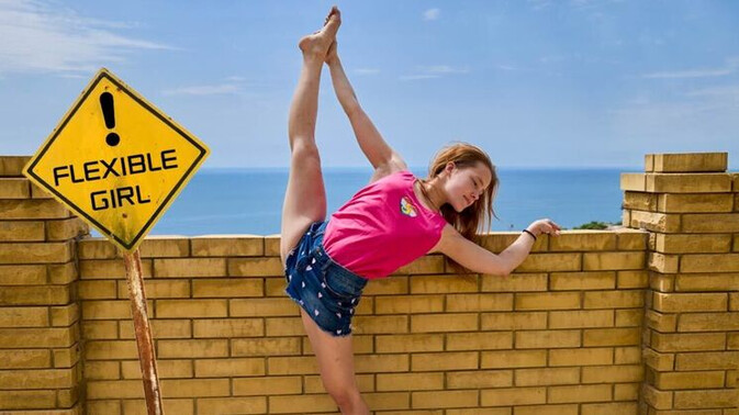 Club Sweethearts - Nicole Murkovski - Flexible European Brunette Nicole Murkovski / 29.05.2025